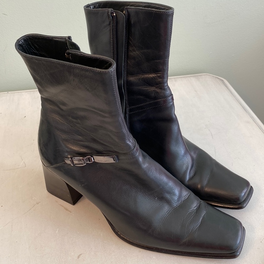 Parlanti black leather booties